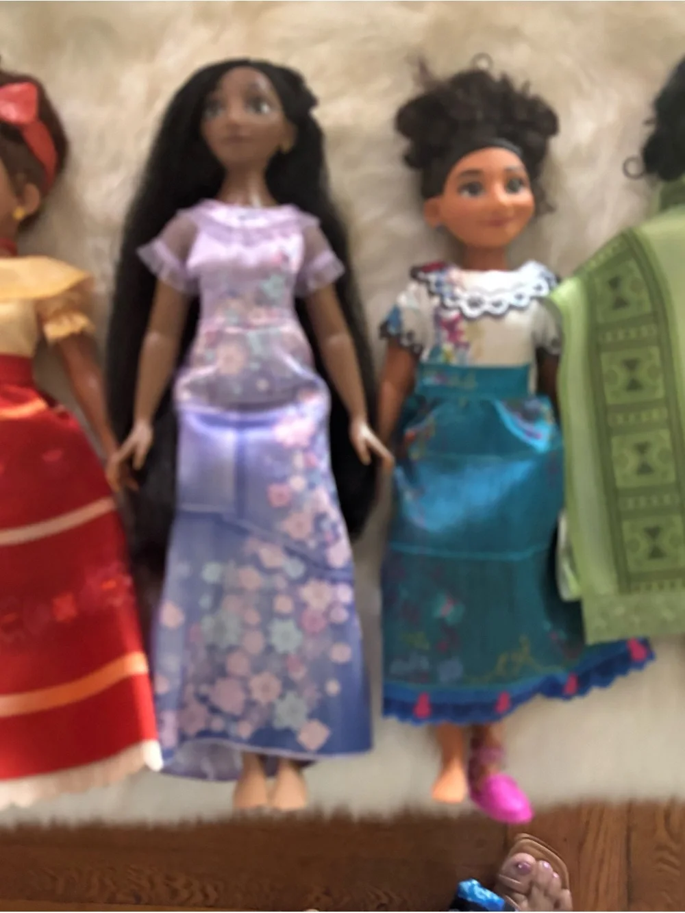 Set of 4 encanto Dolls - Playset